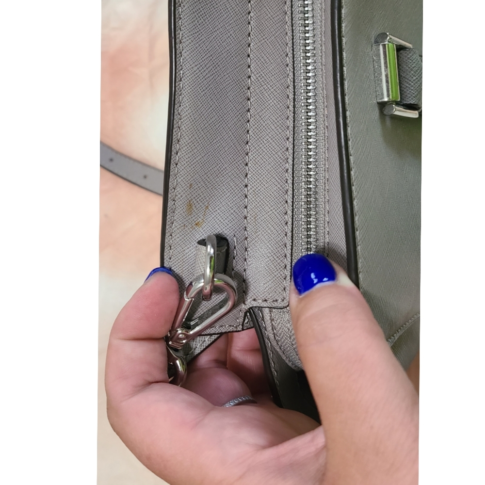 Michael Kors Hang Bag - Picture 5 of 8